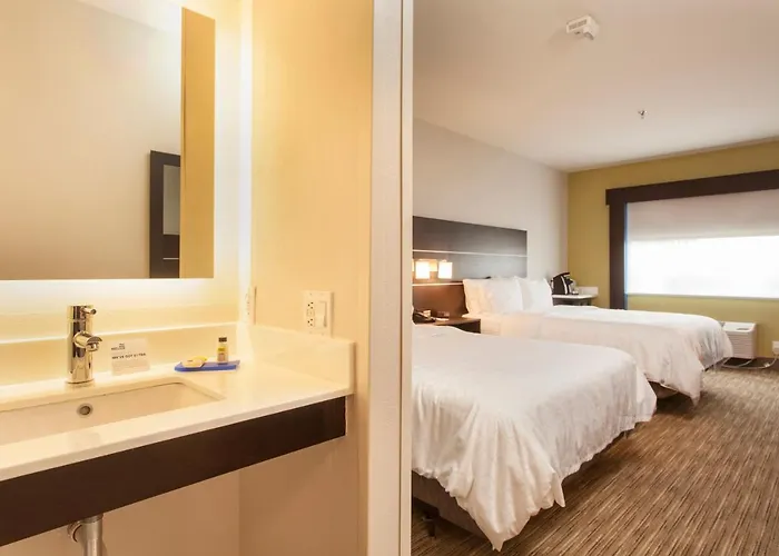 Standard Queen Room Hearing accessible